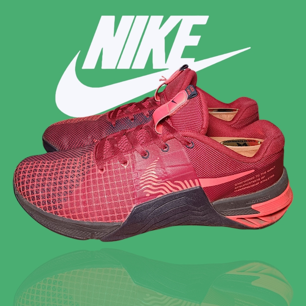 Nike DO9328-600 Metcon 8 Team Red/Bright Crimson Training Shoes Men's Sz. 9 VGUC